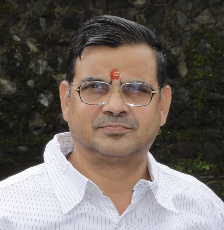 man with eyeglass